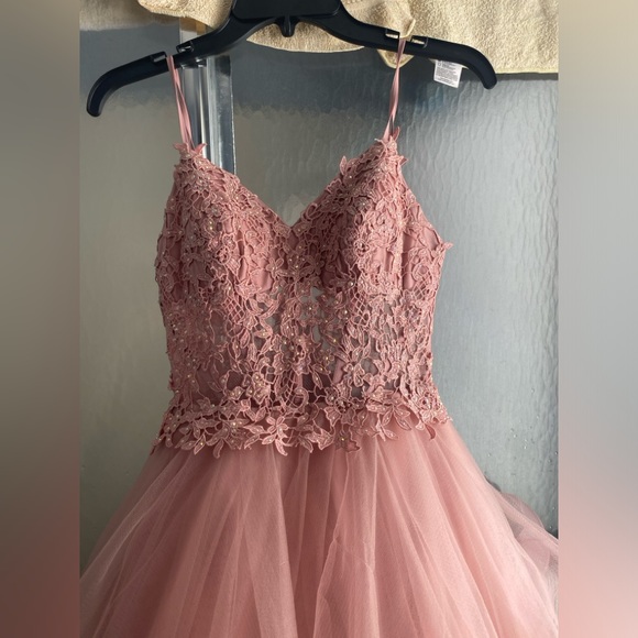 PROM DRESS - Picture 5 of 6